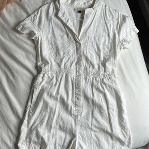 Universal threads white room per